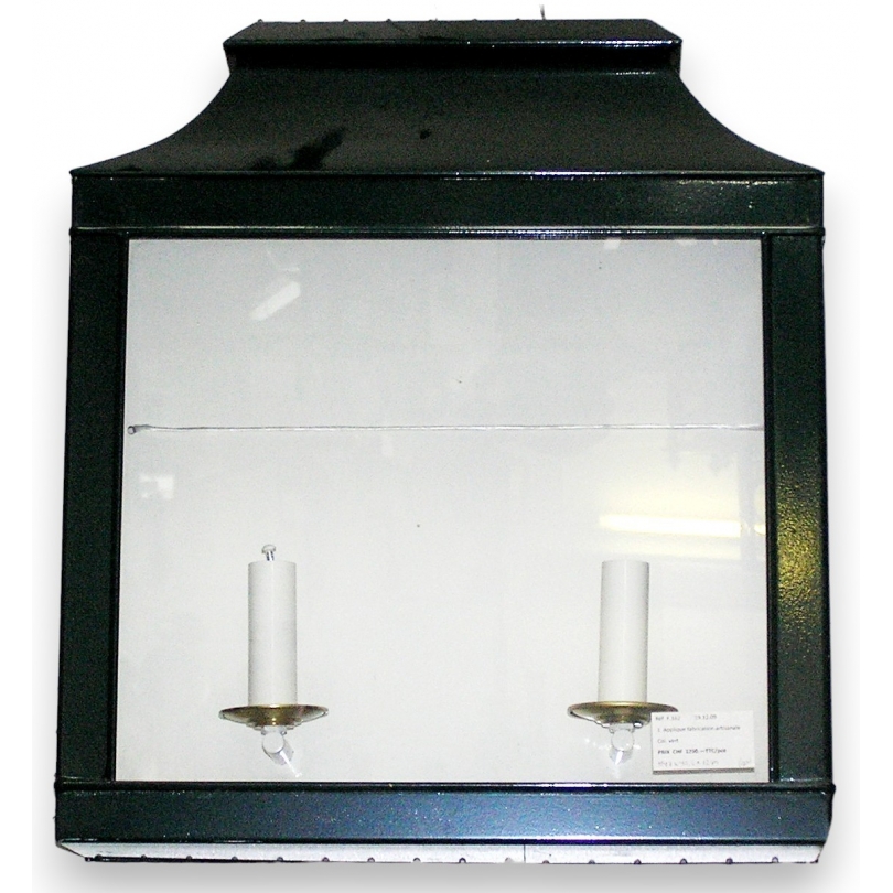 Handcrafted wall light, available from Moinat SA – Antiques and home décor