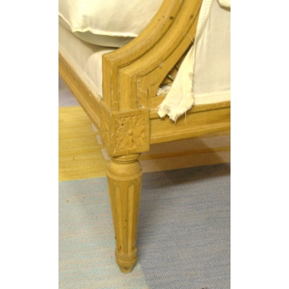 Louis XVI-style armchair on  Moinat SA  - Antiques and home décor