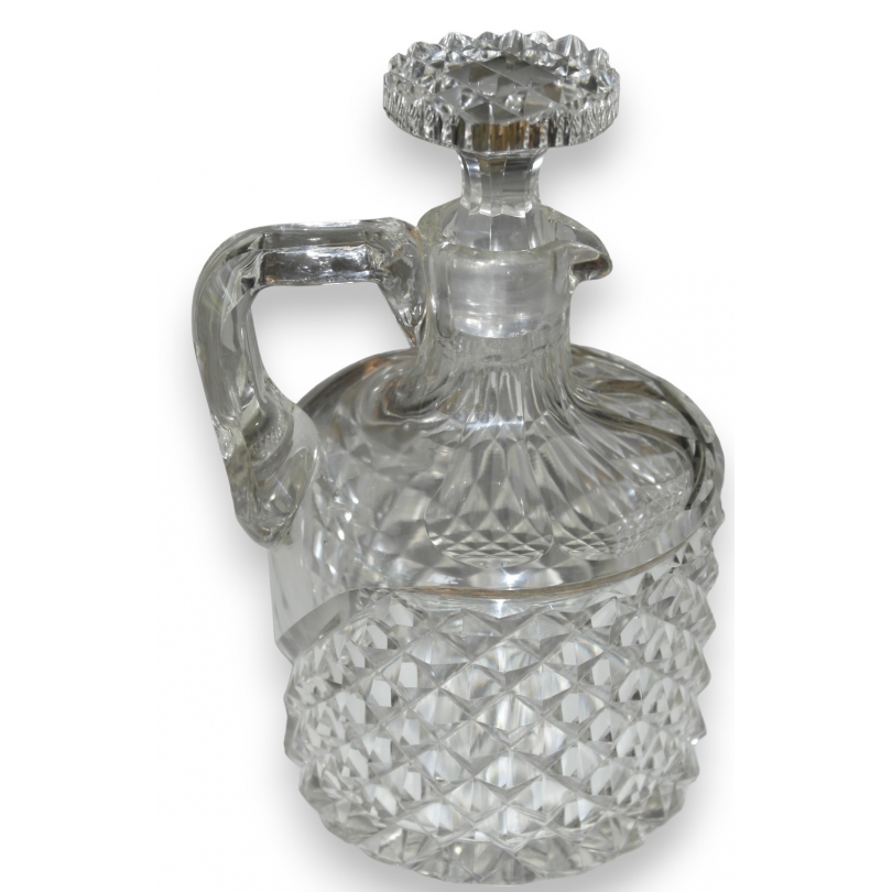 Carafe en cristal taillé (ébréchée)