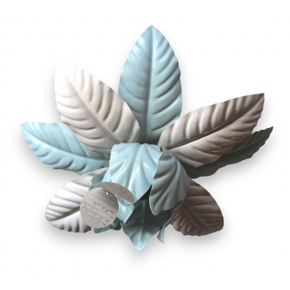 Plafonnier \"Magnolia\" en fer peint bleu