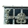 Cofre de corsario. Decoración con herrajes. En  Moinat SA  - Antigüedades y decoración