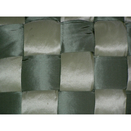 "Green Silk Check" cushion at Moinat SA – Antiques and home décor
