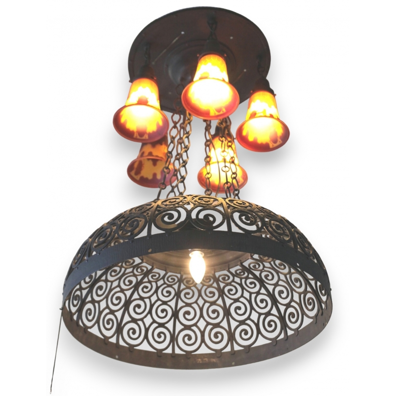 1900s wrought-iron chandelier with tulip-shaped shades  Moinat SA  - Antiques and home décor