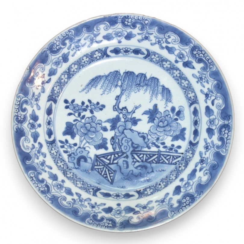 Assiette en porcelaine chinoise bleu et blanc