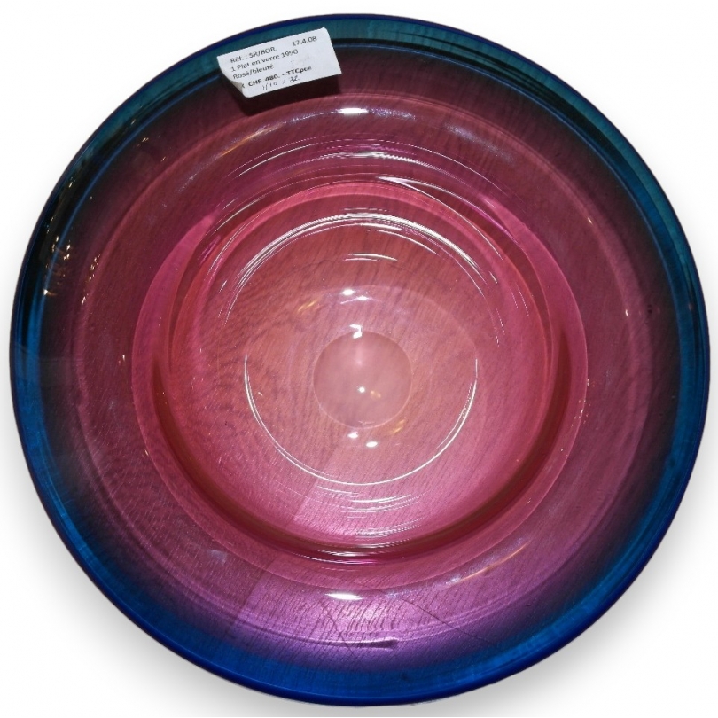  Plat en verre rosé-bleuté signé DAIBOCH sur  Moinat SA  - Antiquités décoration