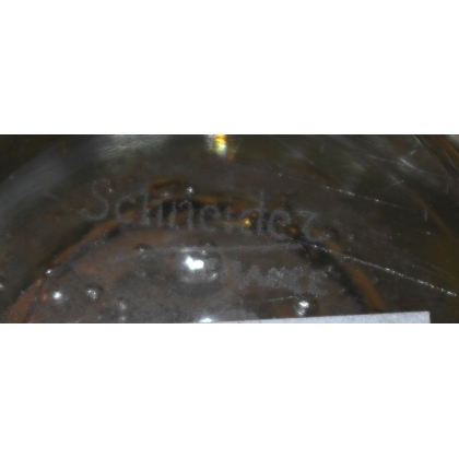 Crystal vase by SCHNEIDER, available from Moinat SA – Antiques and home décor