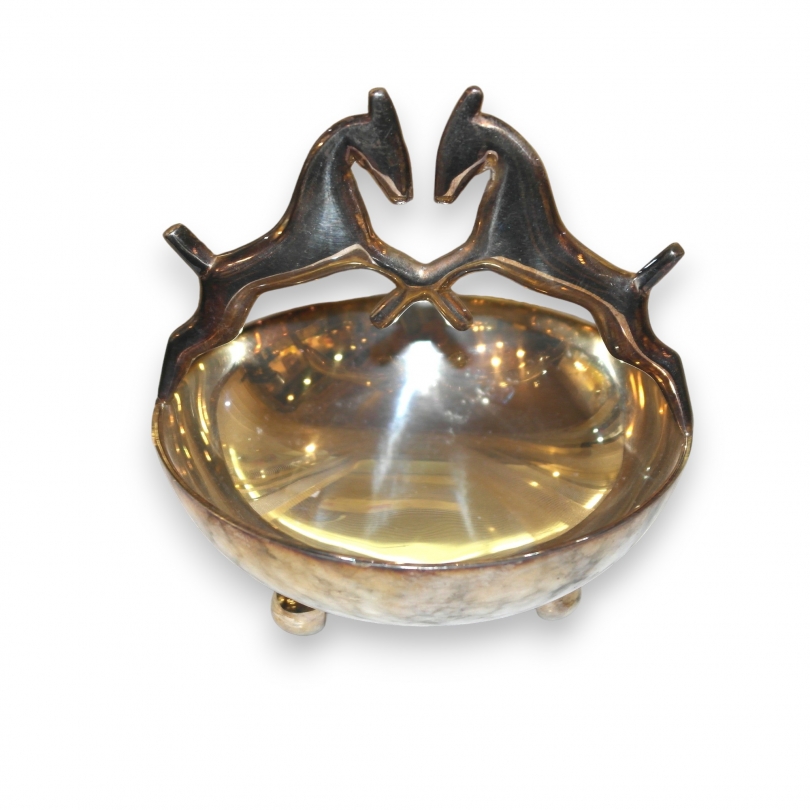 Silver-coloured metal ‘horses’ dish at Moinat SA – Antiques and home décor