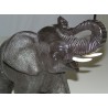 Eléphant, en céramique noire.