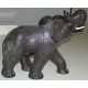 Eléphant, en céramique noire.