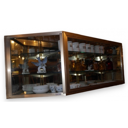  Vitrine en laiton avec rayons en verre sur  Moinat SA  - Antiquités décoration