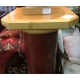 Colonne en bois clair et acajou