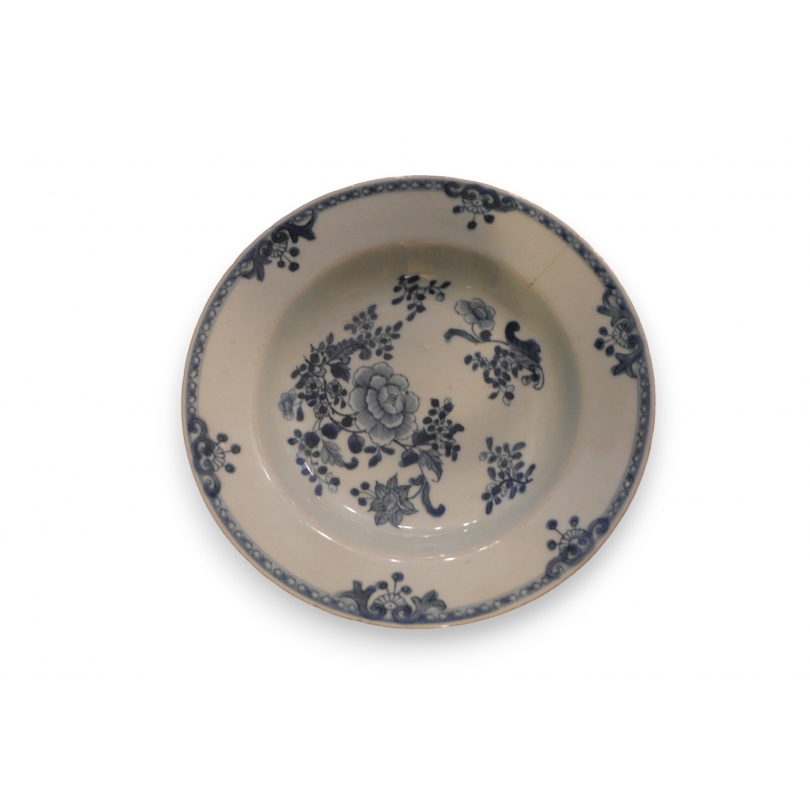 Assiette en porcelaine Chine (Félée)