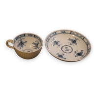 Tasse et sous-tasse en porcelaine