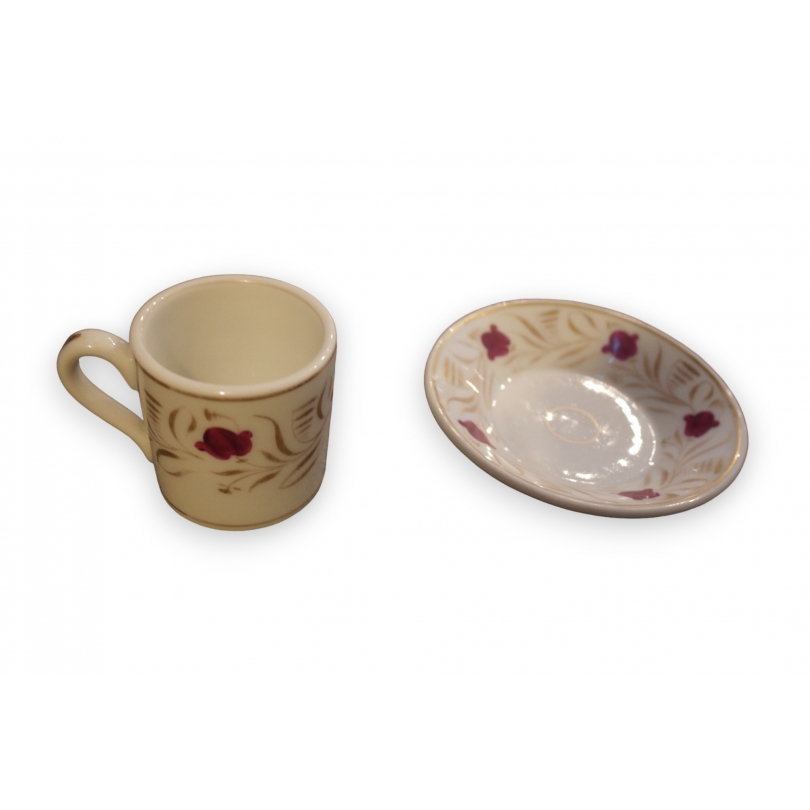 Tasse et sous-tasse en porcelaine