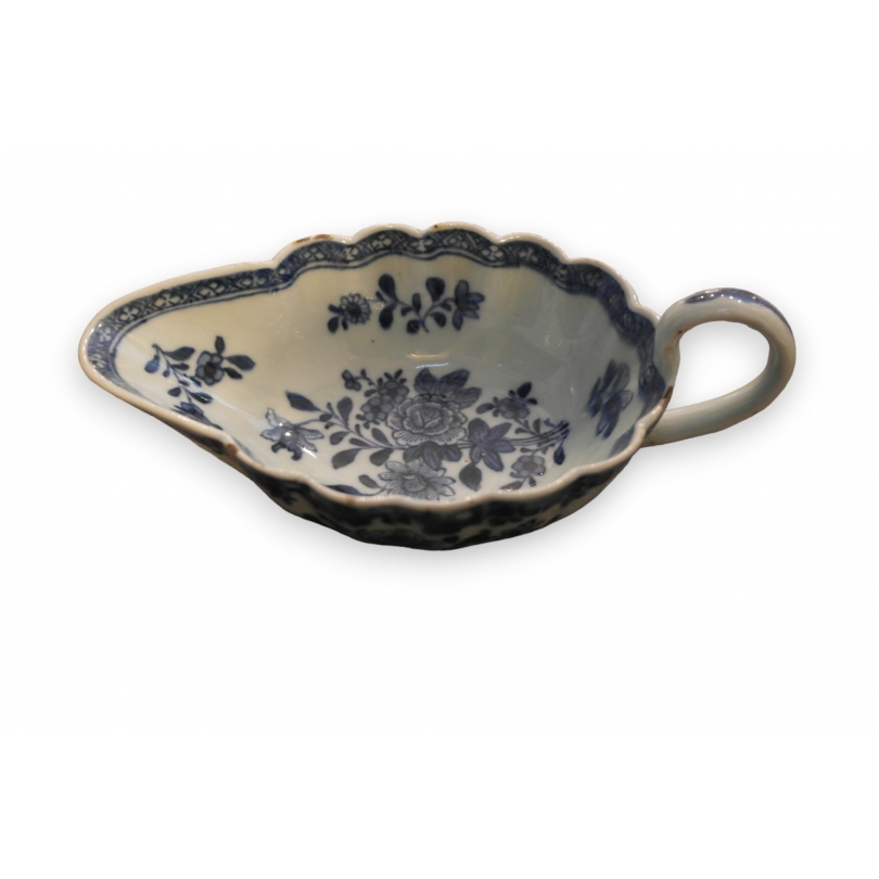 Blue and white porcelain sauce boat – from Moinat SA – Antiques and home décor