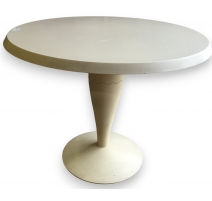 Table ronde "Miss Balù" de Philippe STARCK