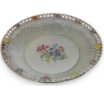 Pannier en porcelaine ajourée décor fleurs