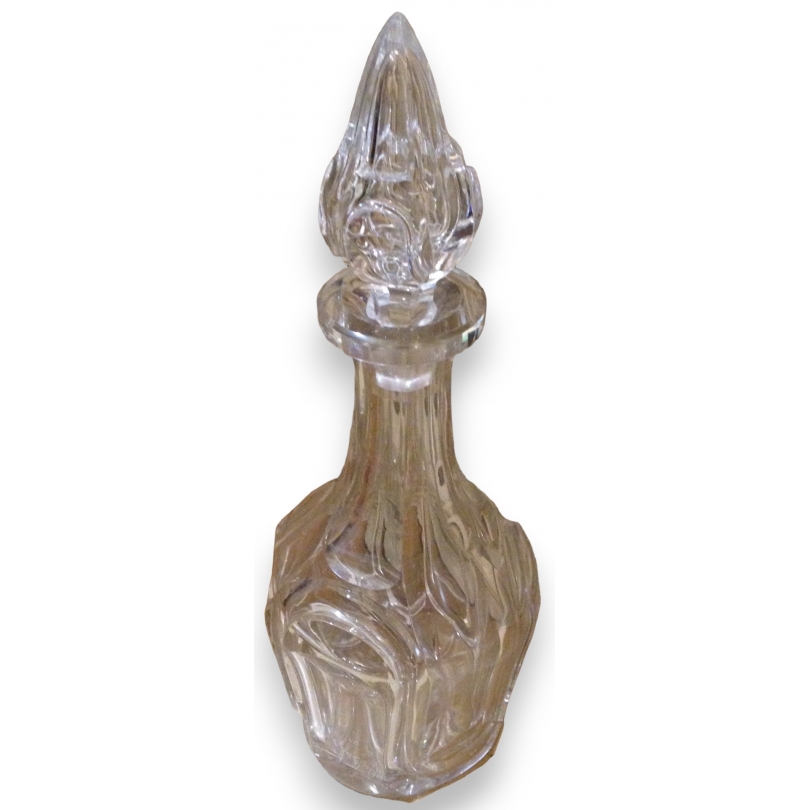 Round crystal decanter at  Moinat SA  - Antiques and home décor