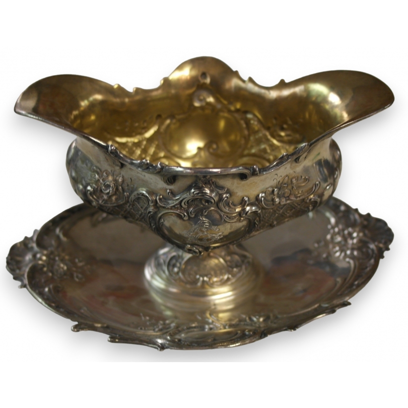 Saucière rocaille en argent