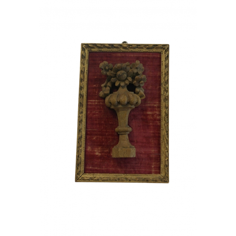 Wooden sculpture in a gilded frame at  Moinat SA  - Antiques and home décor