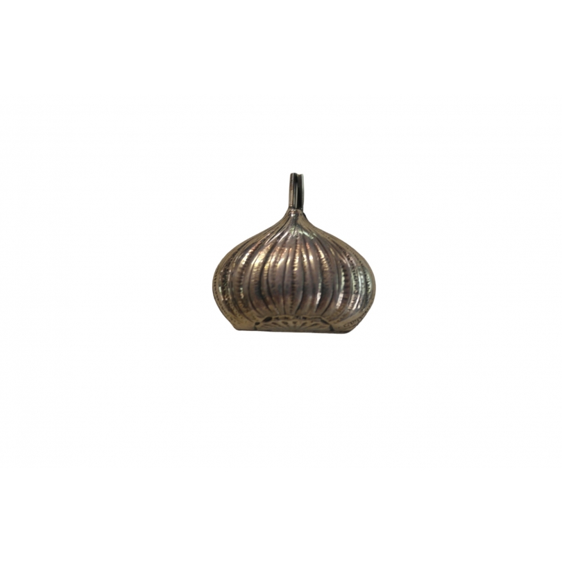 Petite boîte "oignon" en argent