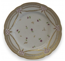 Assiette en porcelaine de Nyon, décor