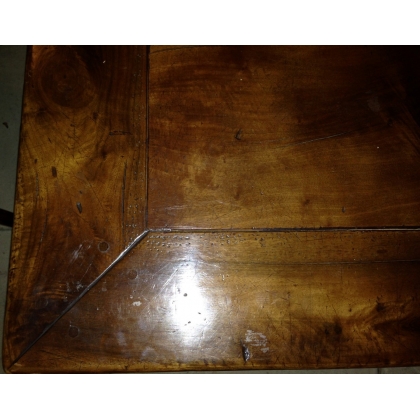  Table en noyer massif modèle Blois sur  Moinat SA  - Antiquités décoration