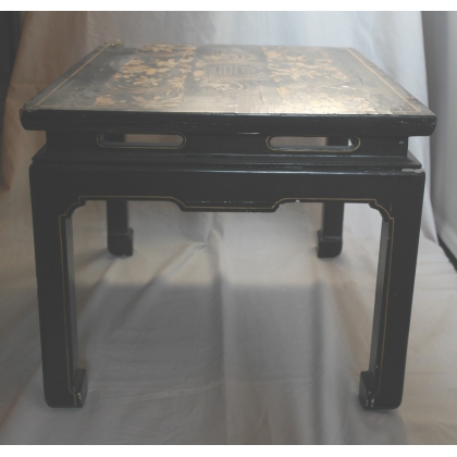  Petite table chinoise avec plateau sur  Moinat SA  - Antiquités décoration
