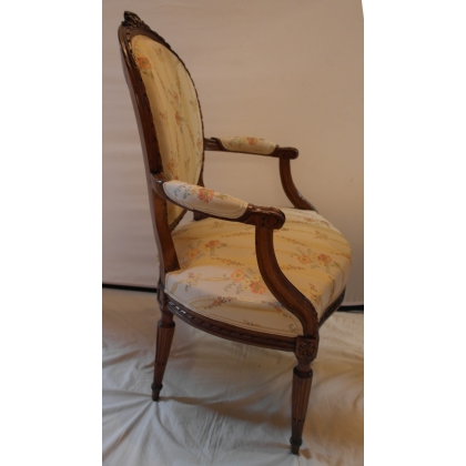 Louis XVI armchair in walnut from  Moinat SA  - Antiques and home décor