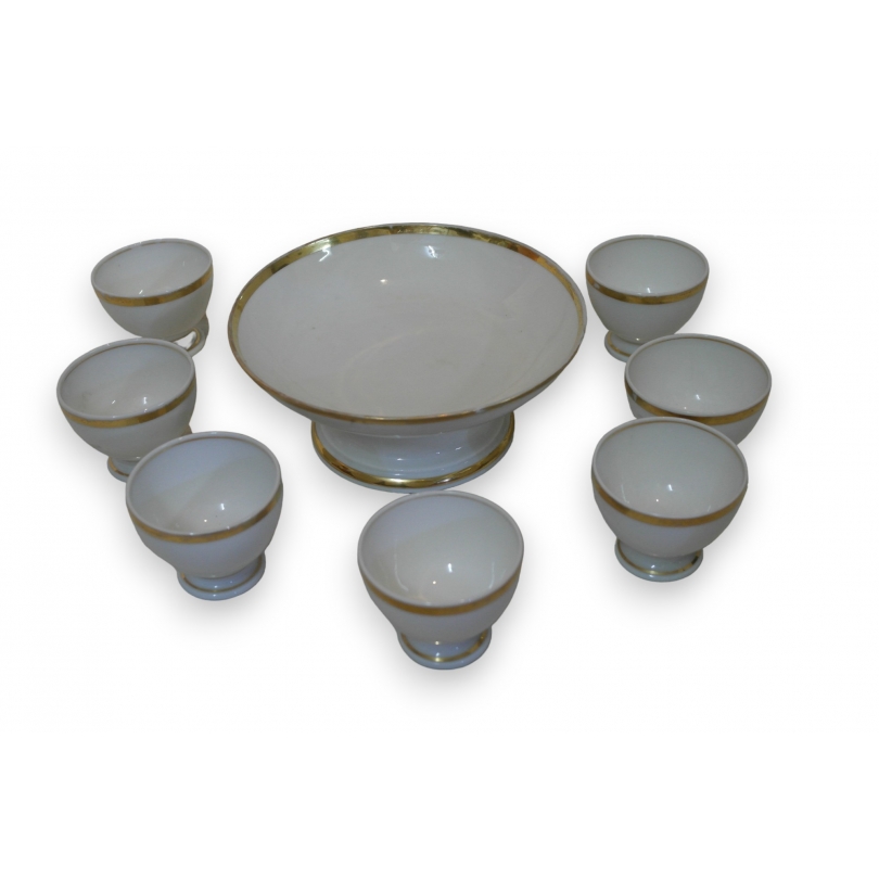 Ensemble de 7 bols et une coupe en porcelaine