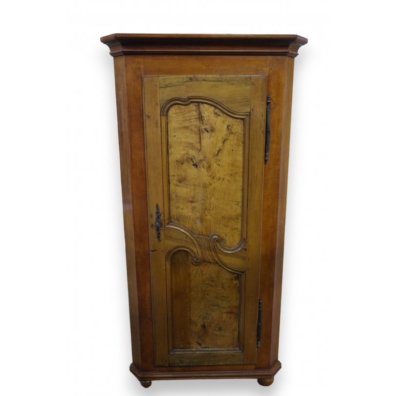 Armoire d'angle en noyer