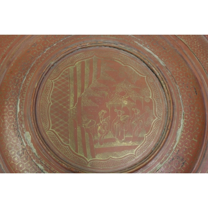 Boîte ronde japonaise laquée rouge et or