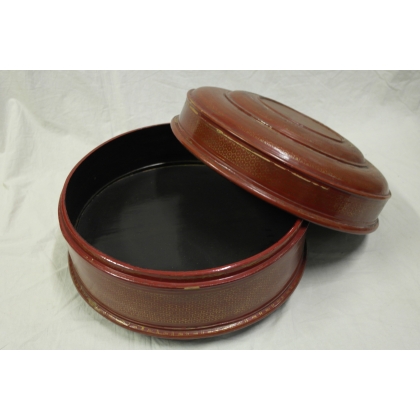 Boîte ronde japonaise laquée rouge et or
