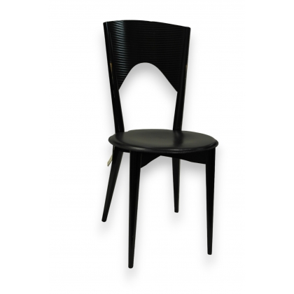 Chaise modèle Amalia anise en cuir noir