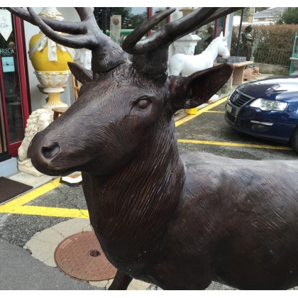 Cerf taille nature en bronze