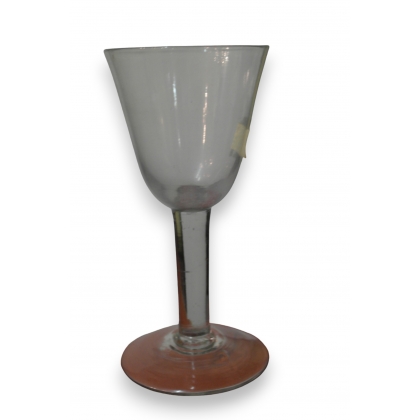 Grand verre ancien sur pied