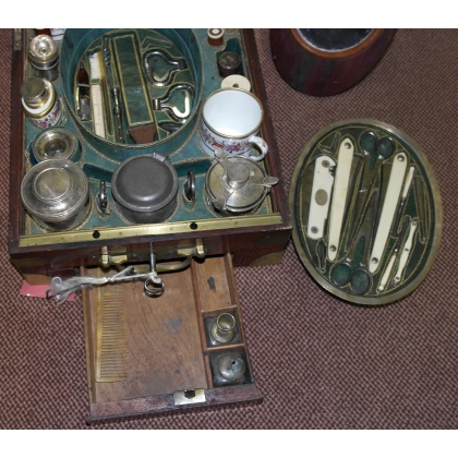 Camping set in a mahogany box at Moinat SA – Antiques and home décor