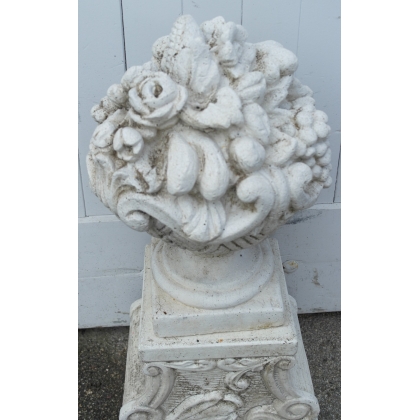 Fruit basket from Paolelli Garden, italgarden. at  Moinat SA  - Antiques and home décor