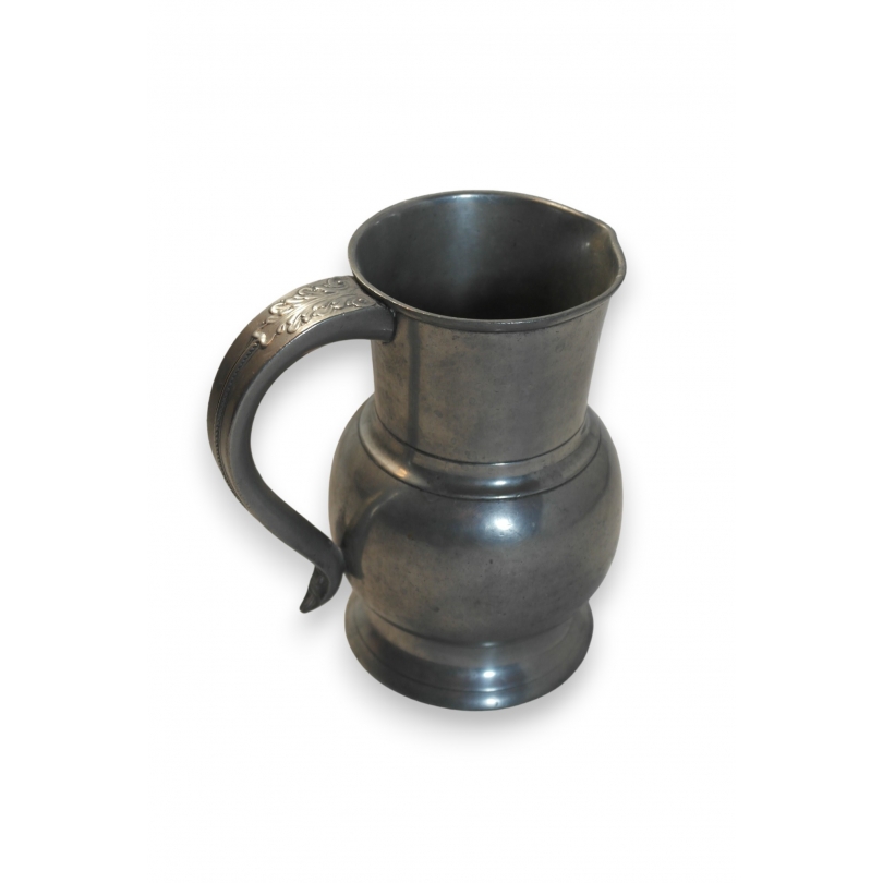 Pot à eau en étain