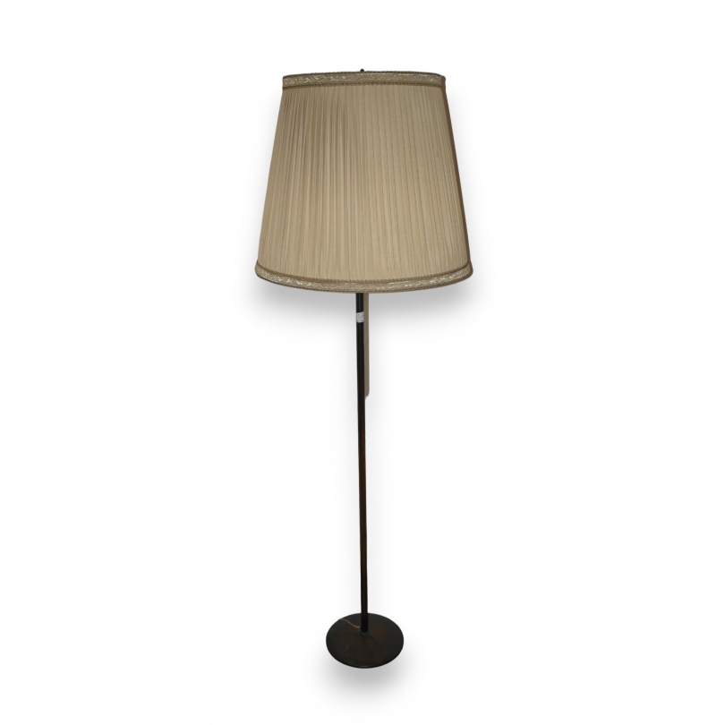 Lampadaire en métal