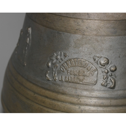  Cloche en bronze marquée OBERTINO & C. sur  Moinat SA  - Antiquités décoration