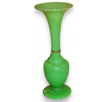 Vase soliflore en opaline verte