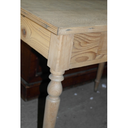  Table de ferme en brut avec un tiroir sur  Moinat SA  - Antiquités décoration