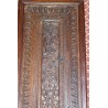 Panneau de coffre en noyer sculpté