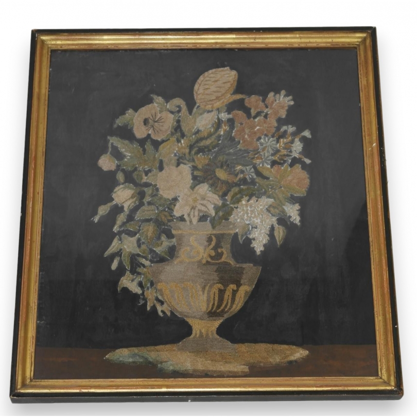  Tableau brodé sur soie "Bouquet" sur  Moinat SA  - Antiquités décoration