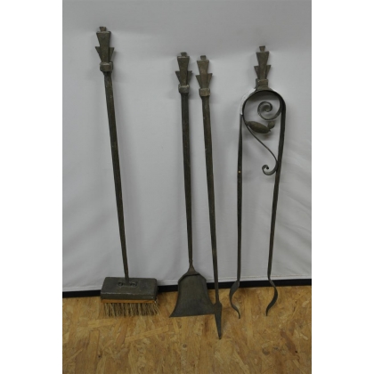  Devant de cheminée et 3 outils Art Déco sur  Moinat SA  - Antiquités décoration