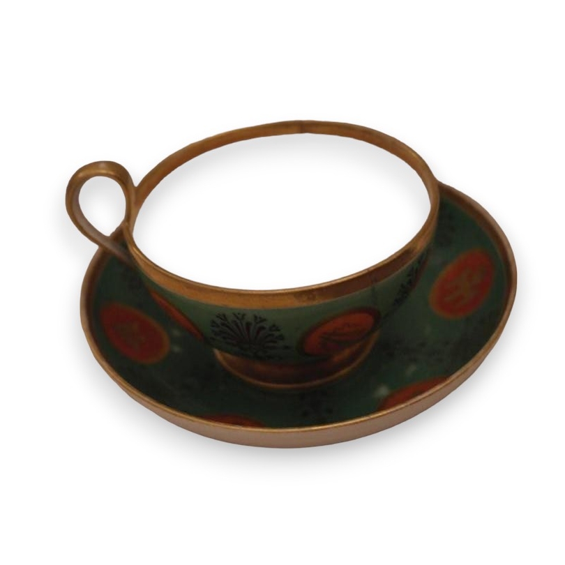 Tasse et sous-tasse recollée