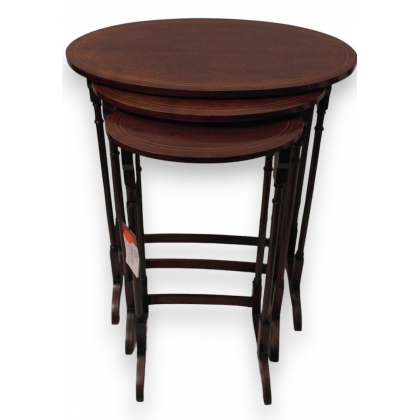  Lot de 3 tables gigognes, style sur  Moinat SA  - Antiquités décoration