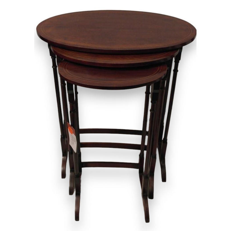  Lot de 3 tables gigognes, style sur  Moinat SA  - Antiquités décoration