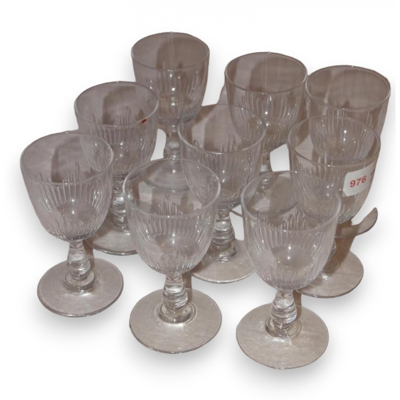 Lot de 9 verres à liqueur sur pied